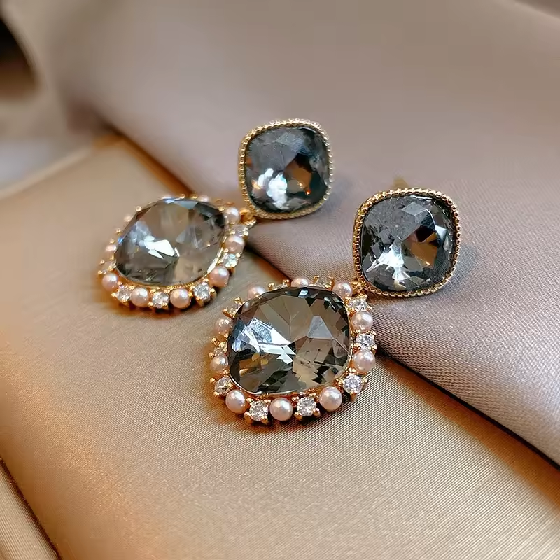 Vintage Black Bright Earrings
