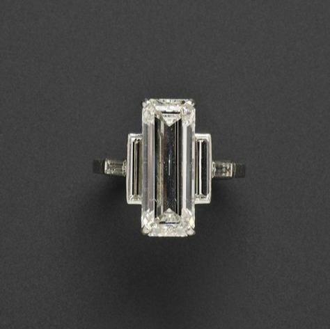 Vintage White Glass Silver Ring