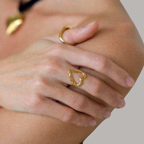 Ava Ring | Timeless Elegance