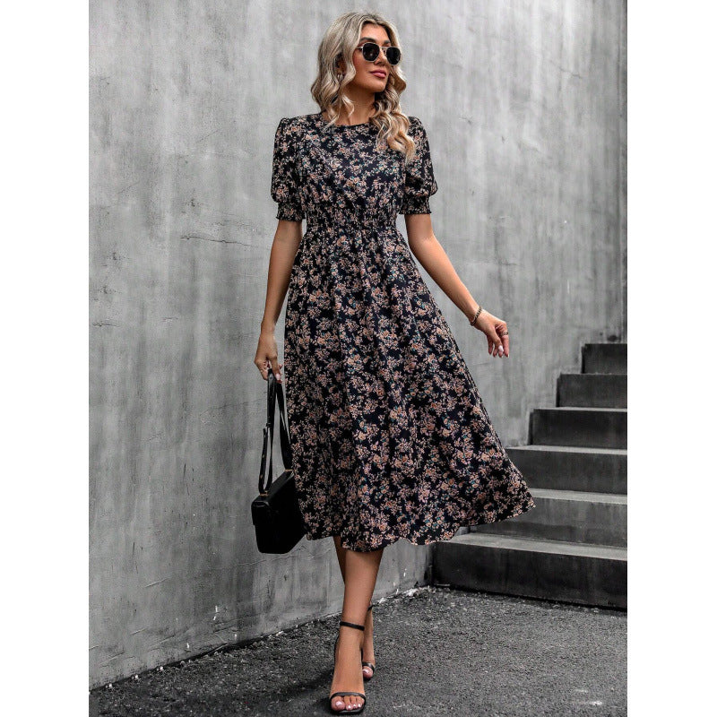 Amelia - Dress with Round Neckline and Floral Pattern