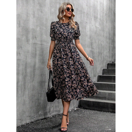 Amelia - Dress with Round Neckline and Floral Pattern