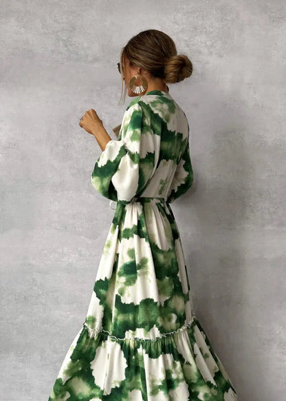 Charlotte – elegant green maxi dress with v-neckline and long sleeves