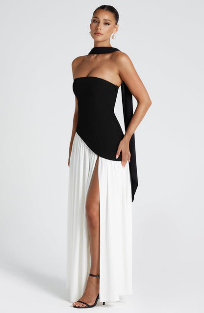 Bronte - Elegant Backless Pleated Maxi Dress